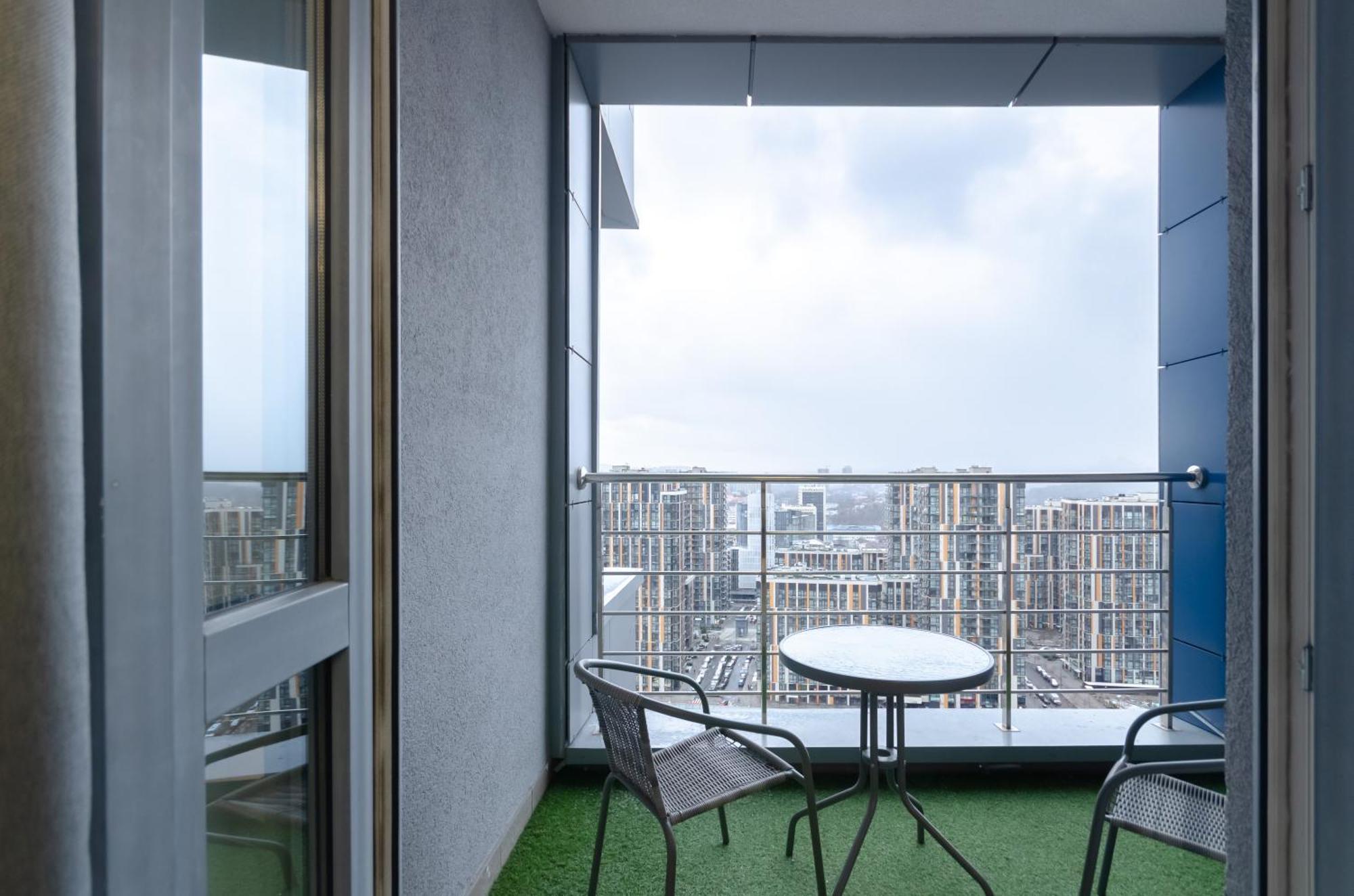 Petrovdom 408-467-471-277-377 In Central Park Cozy Apartments Kyiv Exterior photo